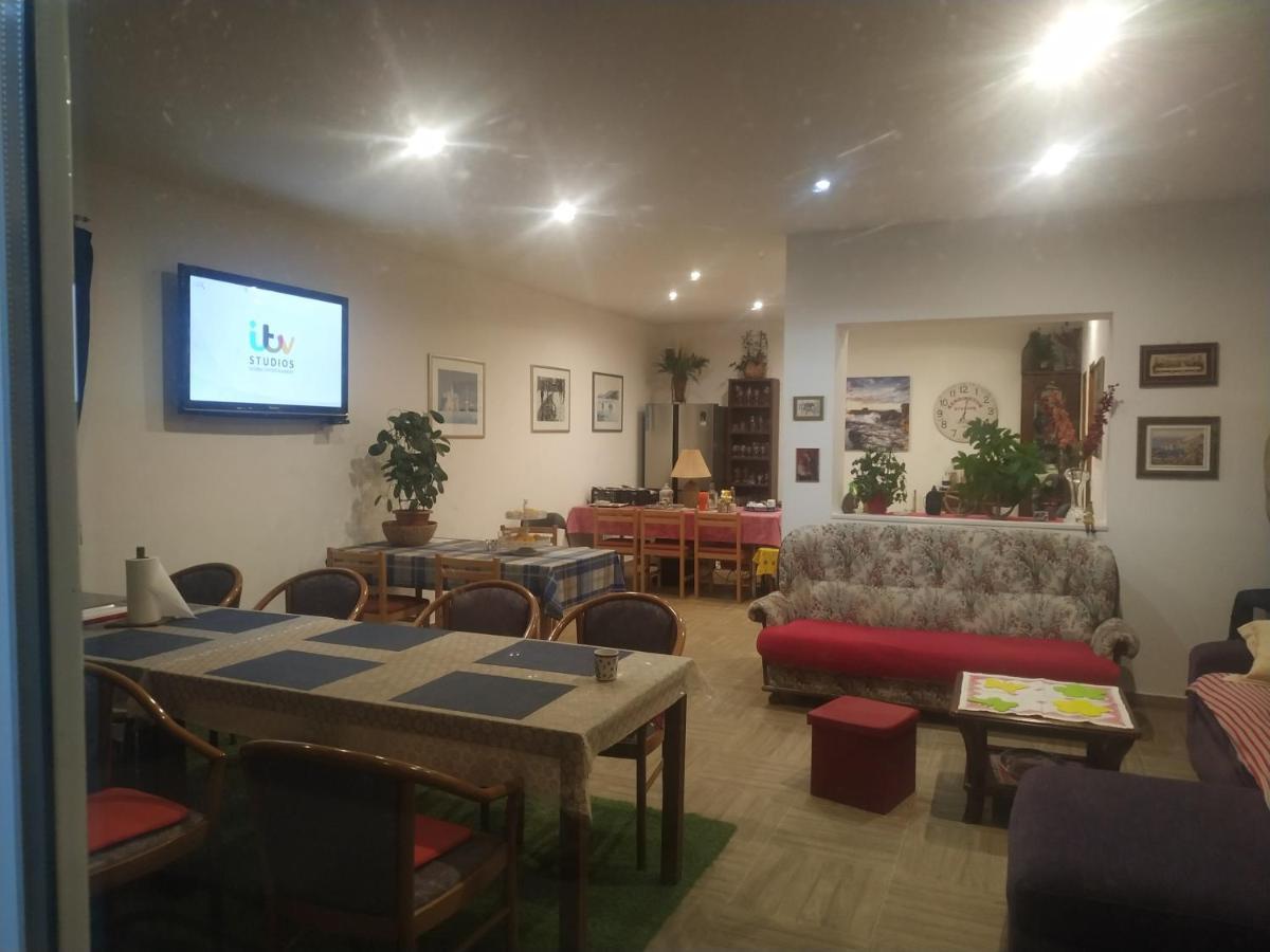 Motel Stone Gardens Doli Екстериор снимка