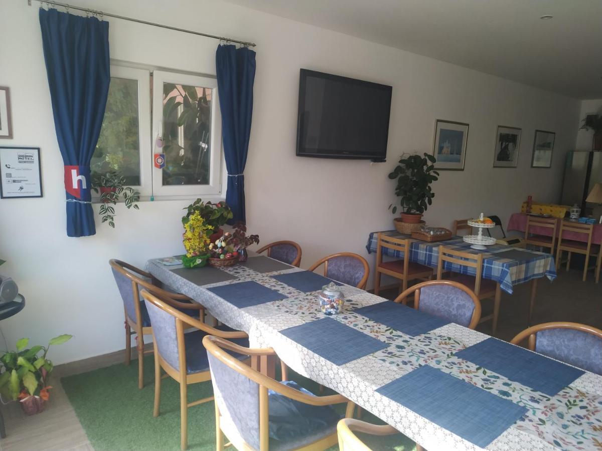 Motel Stone Gardens Doli Екстериор снимка